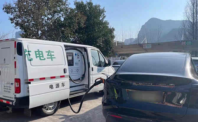 西山区汽车搭电