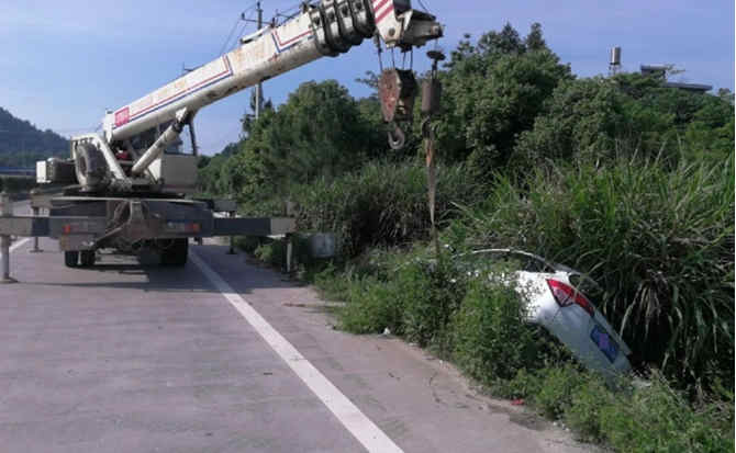 西山区重载吊车救援 西山区重载吊车救援